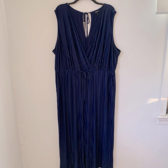 Torrid Pleated Knit Crop Wide Leg Jumpsuit - Picture 3 of 13